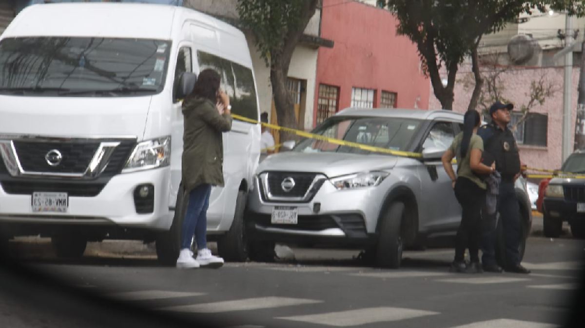 Sujeto sufre infarto mientras conducía en la Colonia Doctores; chocó y perdió la vida